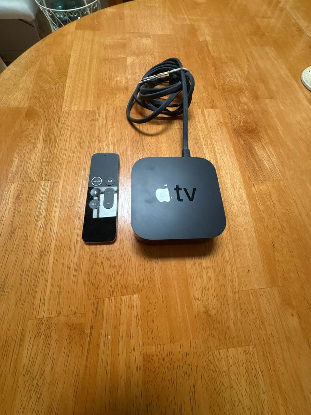 Apple TV 4th Generation 32GB Media Streamer with Siri Remote